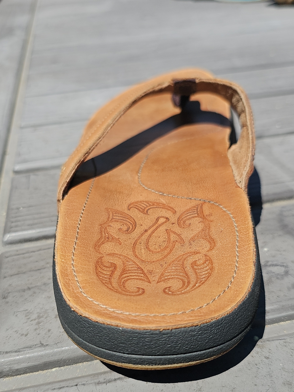 OluKai Moko Size 11 Brown Leather Flip-Flops - Picture 8 of 12